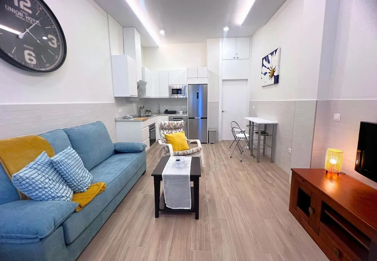 Evans Realty Bo Martiricos Estudio & Renovado Málaga Apartamento